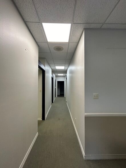 2400 W Michigan Ave, Pensacola, FL à louer - Photo intérieure – Image 2 sur 19