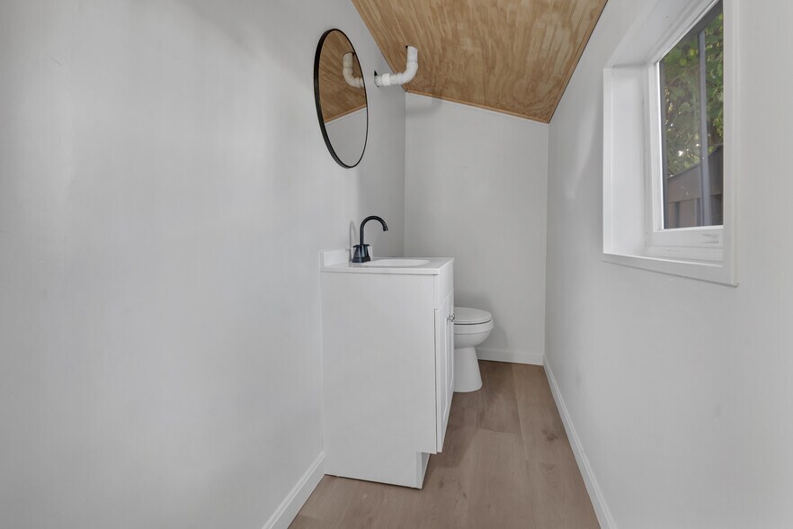 415 Broad St, Cumberland, RI à louer - Photo de l’immeuble – Image 3 sur 13