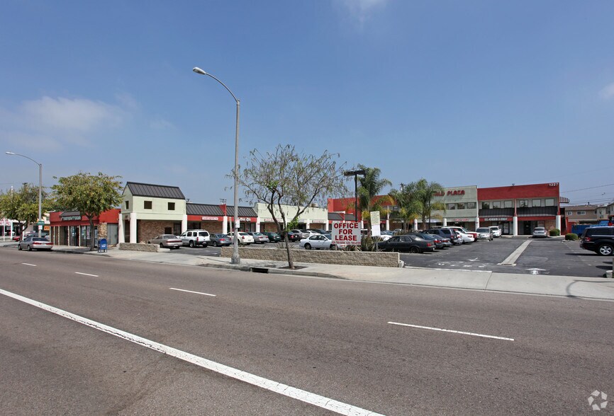 1227 W Valley Blvd, Alhambra, CA à louer - Photo de l’immeuble – Image 3 sur 4
