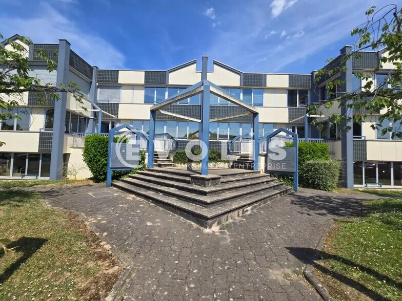 Bureau dans Massy à louer - Photo de l’immeuble – Image 1 sur 8