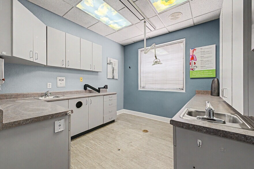 4491 W Northern Ave, Glendale, AZ à louer - Photo de l’immeuble – Image 3 sur 6