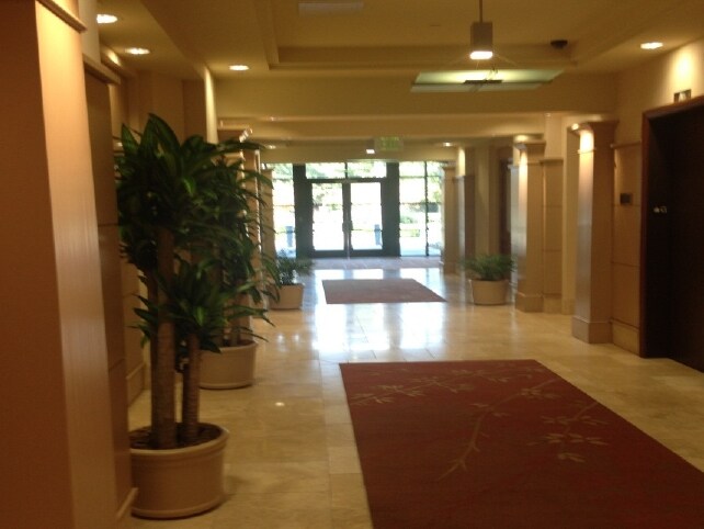 1305 Mall of Georgia Blvd, Buford, GA à louer - Hall d’entrée – Image 2 sur 21
