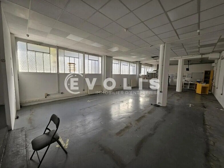 Local d’activités dans Montrouge à louer - Photo de l’immeuble – Image 3 sur 21