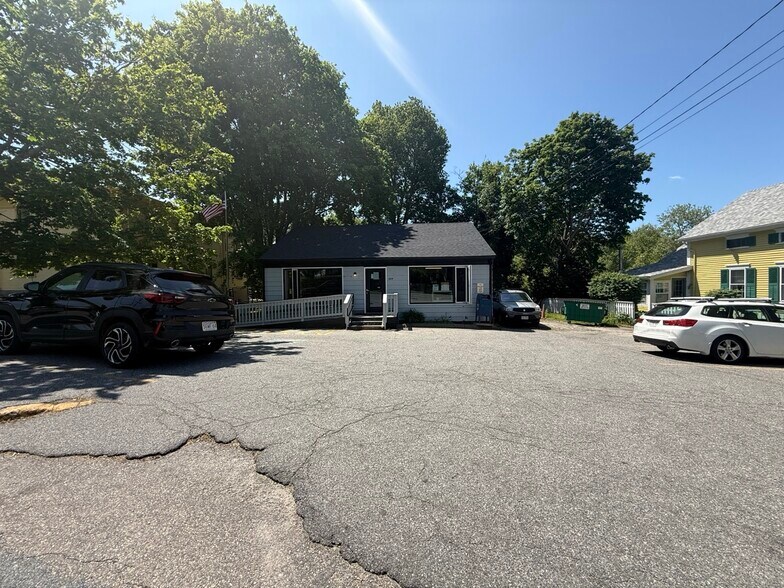 529 Old County Rd, Westport, MA à vendre - Photo de l’immeuble – Image 3 sur 8