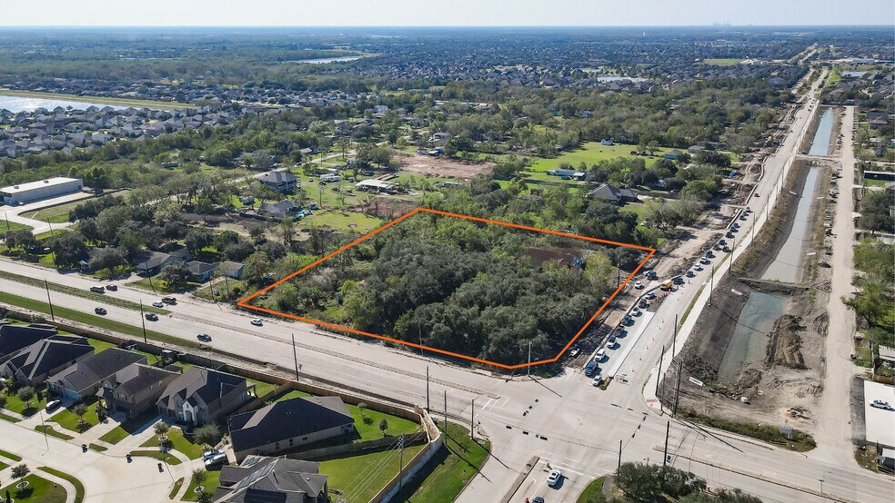 2526 County Road 58, Rosharon, TX à vendre - Photo de l’immeuble – Image 2 sur 5