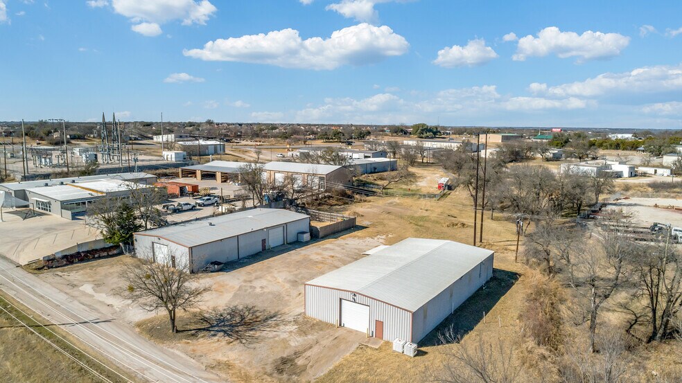 117 Samuel Dr, Weatherford, TX à louer - Photo de l’immeuble – Image 2 sur 4