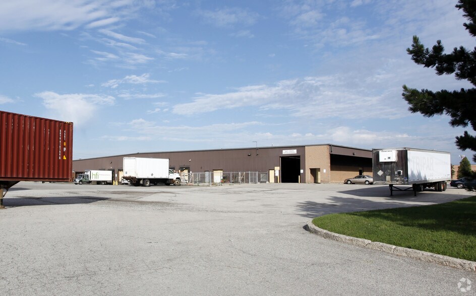 910 Mid-Way Blvd, Mississauga, ON à vendre - Photo de l’immeuble – Image 2 sur 3