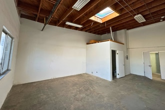 3221 S Hill St, Los Angeles, CA à louer Photo intérieure– Image 2 sur 3