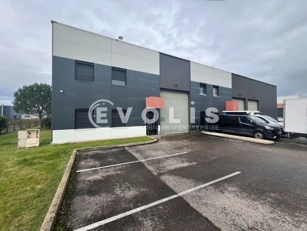 Bureau dans Saint-Priest à louer Photo de l’immeuble– Image 1 sur 9