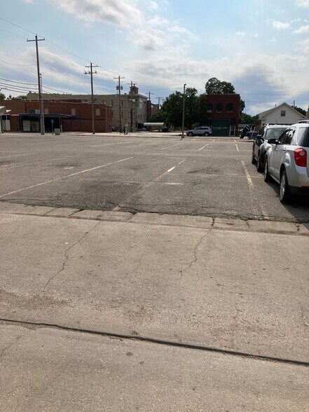 123 N Main St, El Dorado, KS à louer - Photo de l’immeuble – Image 2 sur 5