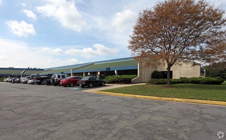 16201 Trade Zone Ave, Upper Marlboro, MD à louer - Photo de l’immeuble – Image 2 sur 4