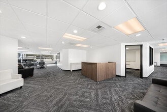 127 Bellevue Way SE, Bellevue, WA à louer Photo intérieure– Image 1 sur 8