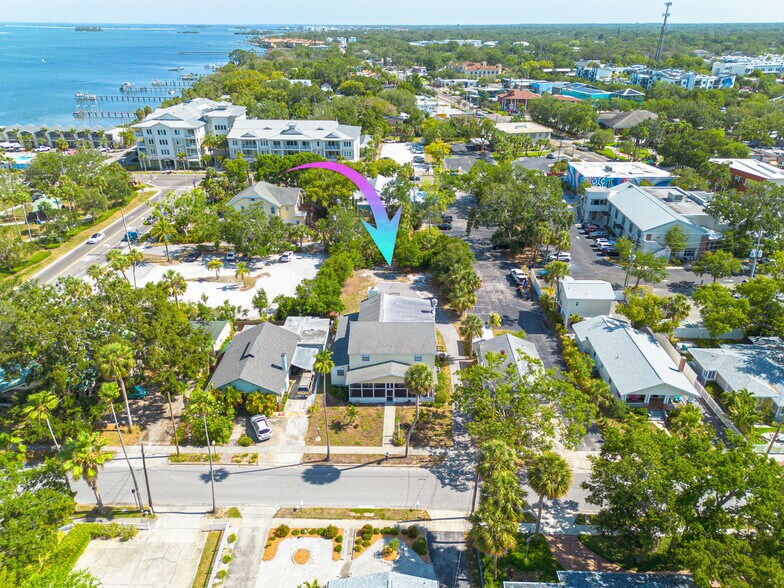 220 Scotland St, Dunedin, FL à louer - Photo de l’immeuble – Image 2 sur 46