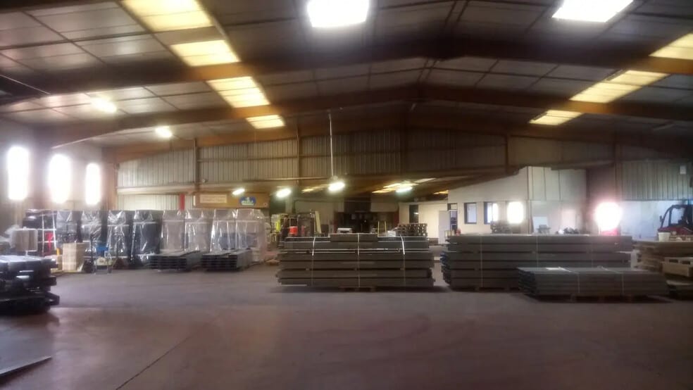 Industriel/Logistique dans CIVRIEUX-D'AZERGUES à vendre - Photo de l’immeuble – Image 2 sur 10