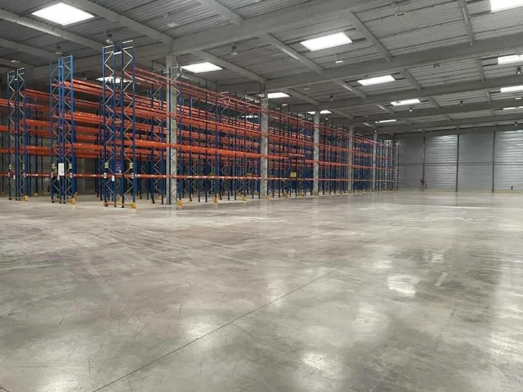 Industriel/Logistique dans Bussy-Lettrée à louer Photo intérieure– Image 1 sur 4