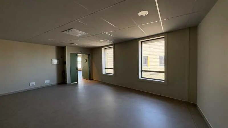 Bureau dans Saran à louer - Photo de l’immeuble – Image 2 sur 9
