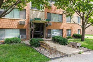 Plus de détails pour 1835 Ulysses St NE, Minneapolis, MN - Logement à vendre