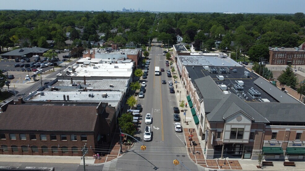 16844 Kercheval Ave, Grosse Pointe Park, MI à louer - Photo de l’immeuble – Image 3 sur 5
