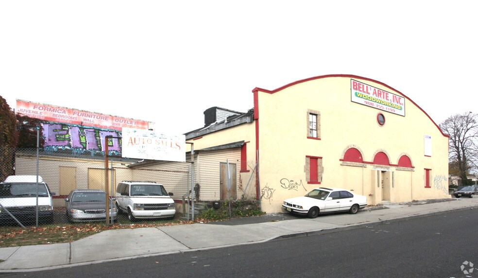 10-24 W Mravlag Pl, Elizabeth, NJ à vendre - Photo de l’immeuble – Image 2 sur 2