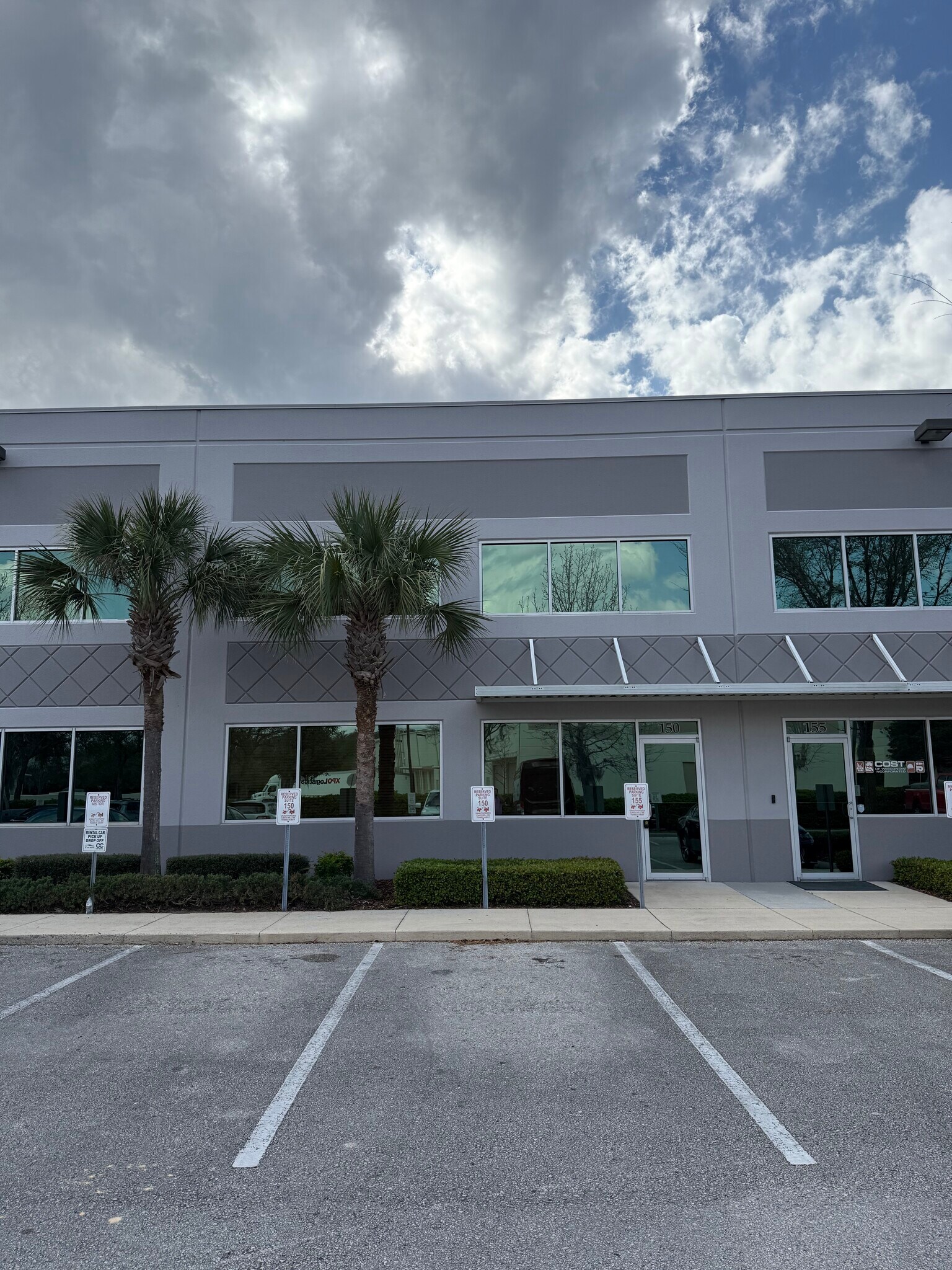 6457 Hazeltine National Dr, Orlando, FL à louer Photo de l’immeuble– Image 1 sur 19