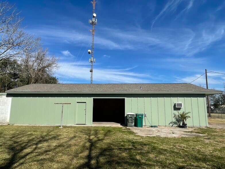 1600 3rd Ave, La Marque, TX à louer - Photo de l’immeuble – Image 3 sur 13