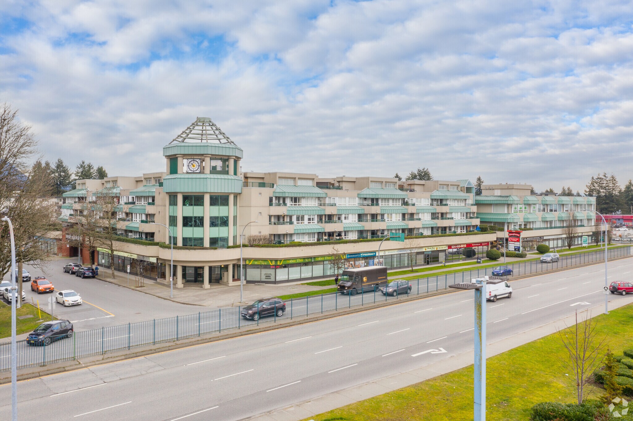 2099 Lougheed Hwy, Port Coquitlam, BC à louer Photo principale– Image 1 sur 13