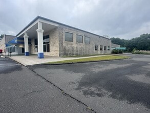 1315 John Fitch Blvd, South Windsor, CT à louer Photo intérieure– Image 2 sur 6