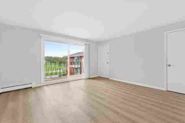 14121 S Stewart Ave, Riverdale, IL à vendre - Photo intérieure – Image 3 sur 9