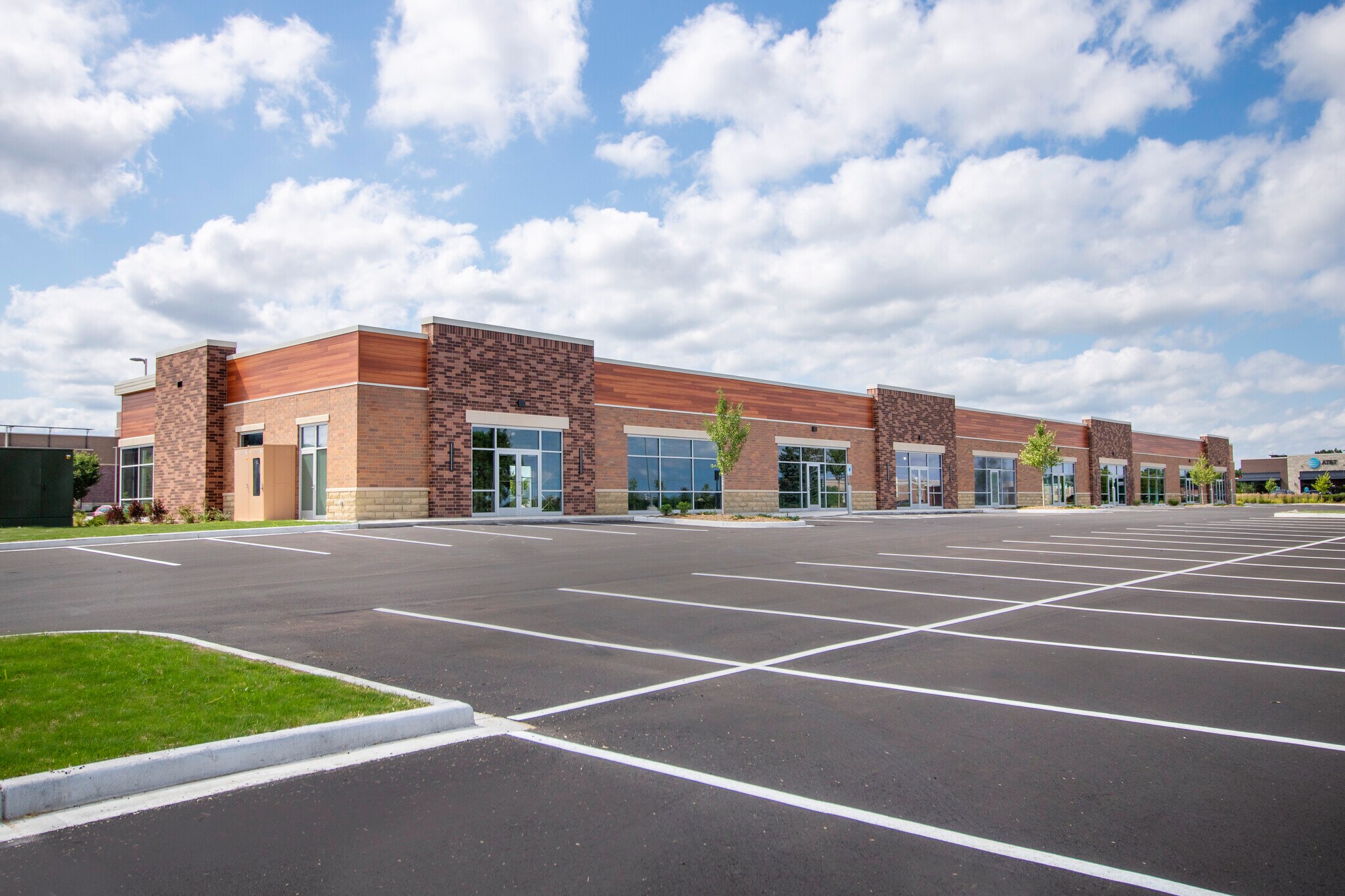 350 Discovery Dr, Brookfield, WI à louer Photo de l’immeuble– Image 1 sur 10