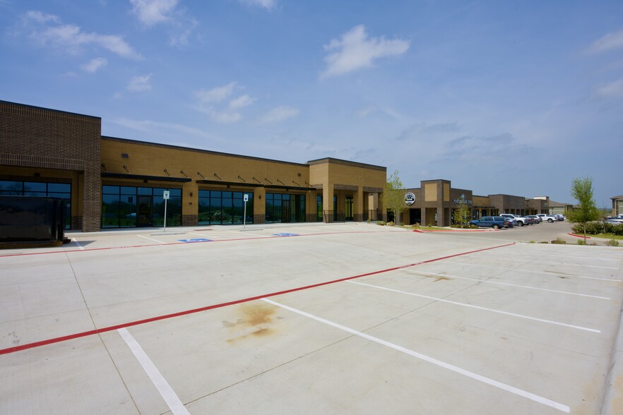 1725 Fort Worth Hwy, Weatherford, TX à louer - Photo de l’immeuble – Image 3 sur 9