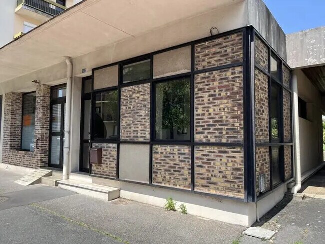 Plus de détails pour Local commercial à vendre