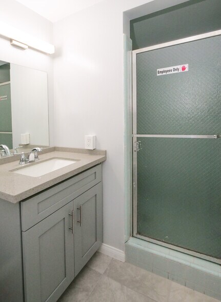 529 W 9th St, San Pedro, CA à louer - Photo intérieure – Image 2 sur 11