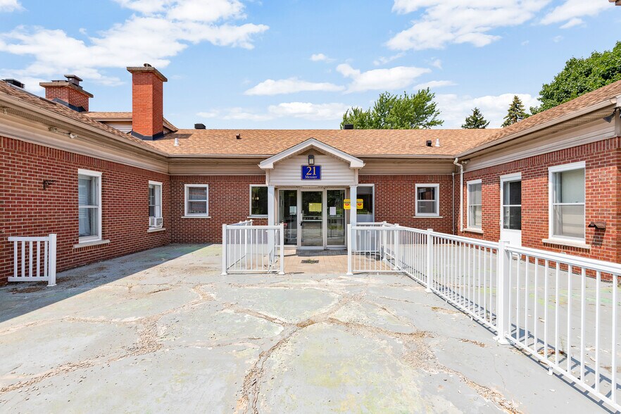 21 Rue Messier, Mont-saint-hilaire, QC à vendre - Photo de l’immeuble – Image 1 sur 78