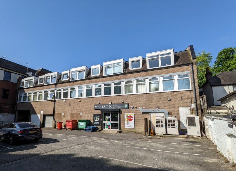 87-93 Bell St, Reigate à vendre - Photo de l’immeuble – Image 2 sur 3