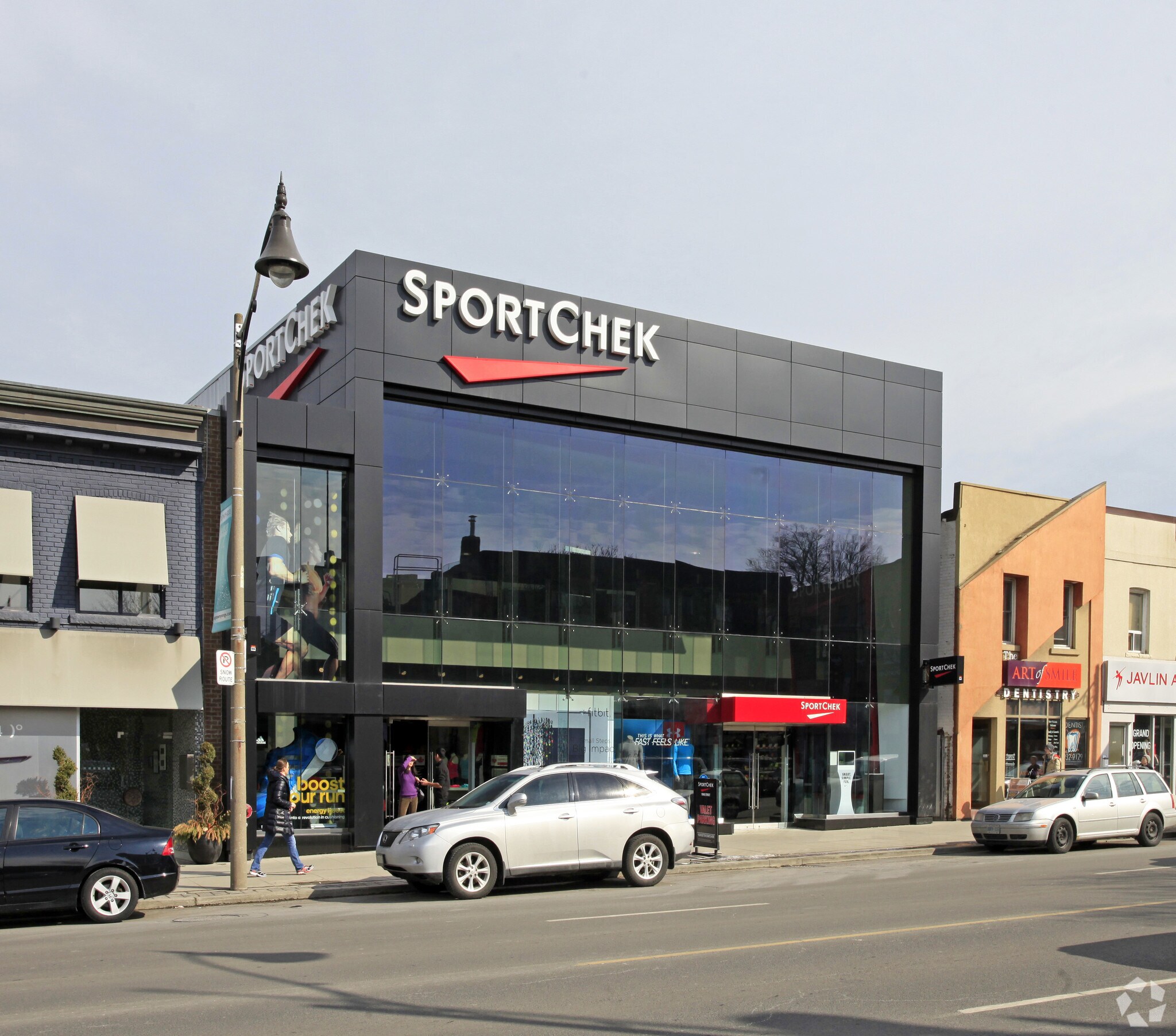 2529 Yonge St, Toronto, ON à louer Photo de l’immeuble– Image 1 sur 9