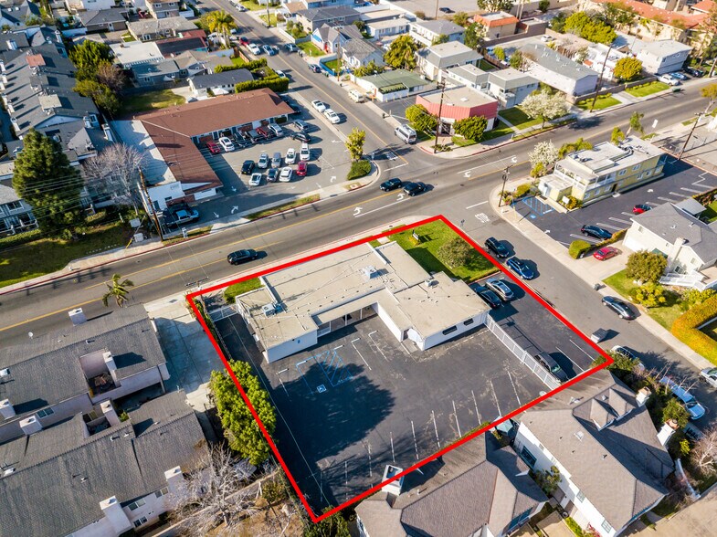 1756-1758 Orange Ave, Costa Mesa, CA à louer - Photo de l’immeuble – Image 3 sur 11