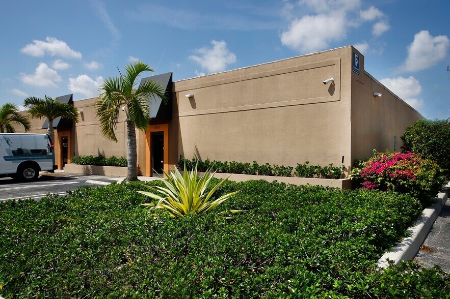 4003-4015 NE 6th Ave, Oakland Park, Oakland Park, FL à louer - Photo de l’immeuble – Image 1 sur 13