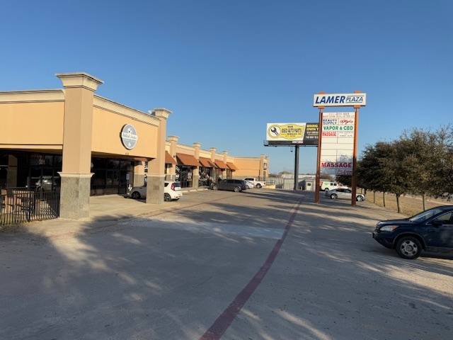 311 E Stan Schlueter Loop, Killeen, TX à louer - Photo de l’immeuble – Image 3 sur 17