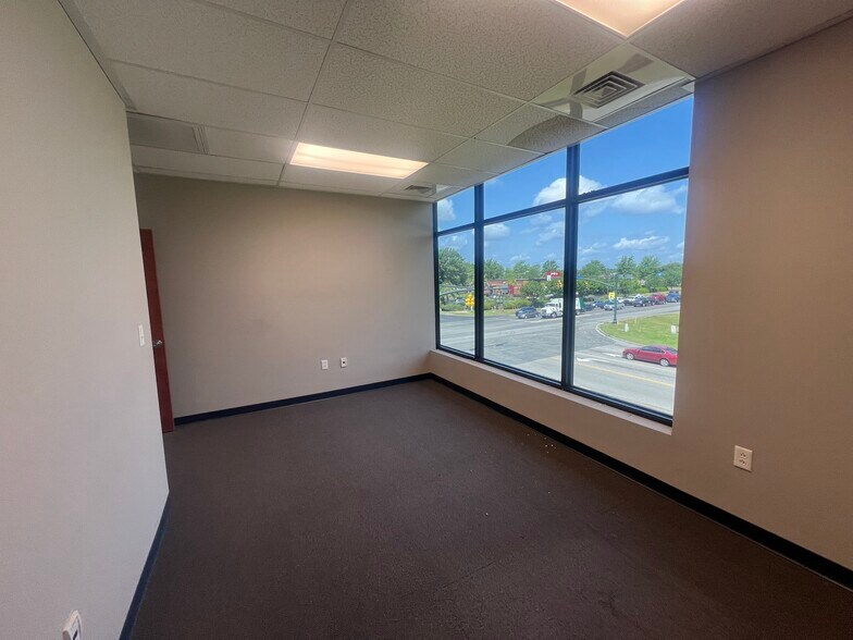 597 Old Mount Holly Rd, Goose Creek, SC à vendre - Photo intérieure – Image 1 sur 10