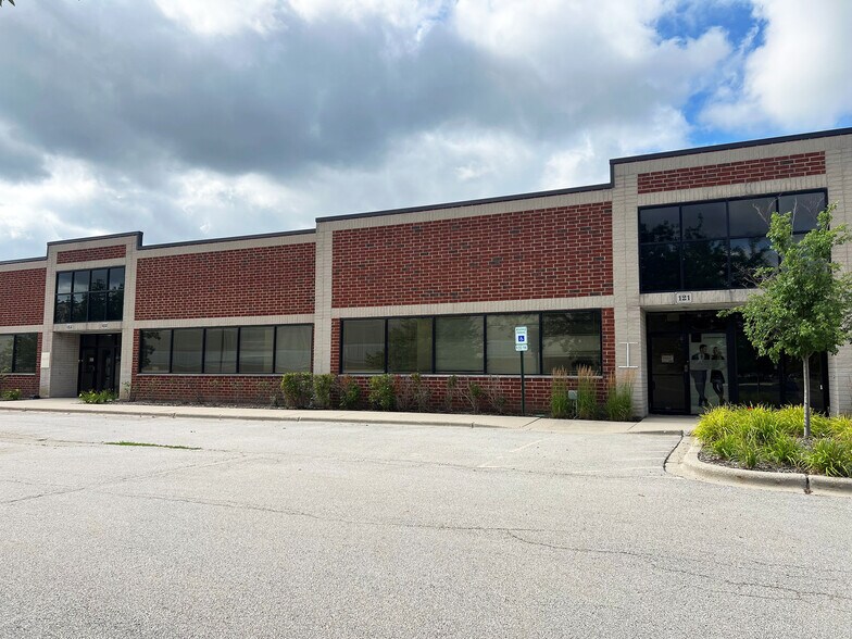 50 Lakeview Pky, Vernon Hills, IL à louer - Photo de l’immeuble – Image 1 sur 13