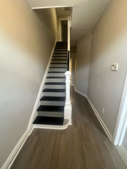 2302 W Main St, Richmond, VA à louer - Photo intérieure – Image 2 sur 10