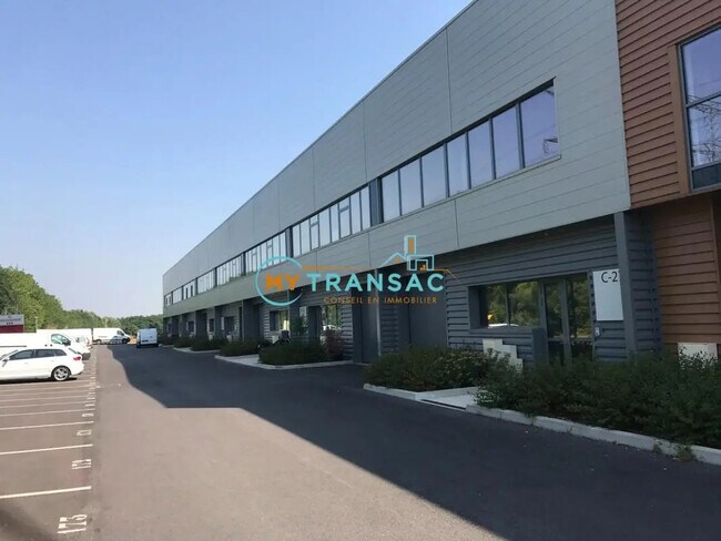 Plus de détails pour Local d'activités à louer