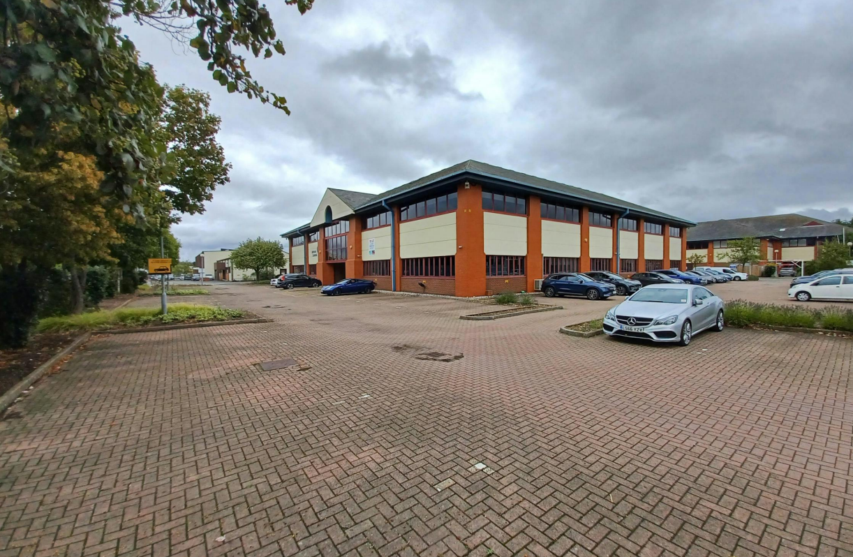 Hanworth Rd, Sunbury On Thames à louer Photo principale– Image 1 sur 7