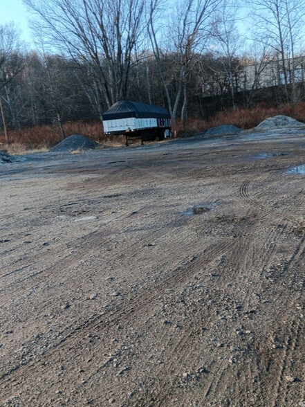 1635 New Stanton Ruffsdale Rd, Hunker, PA à vendre - Photo de l’immeuble – Image 3 sur 12