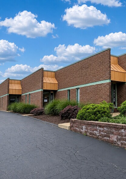 2560-2576 Metro Blvd, Maryland Heights, MO à vendre - Photo de l’immeuble – Image 3 sur 4