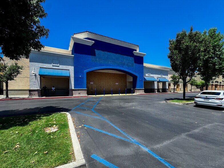5000 Stockdale Hwy, Bakersfield, CA à louer - Photo de l’immeuble – Image 2 sur 8