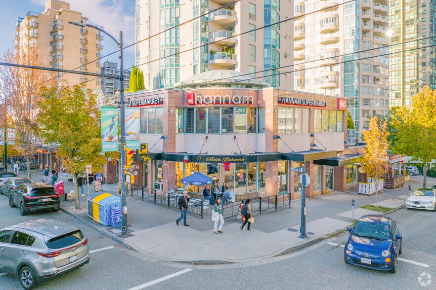1301-1339 Robson St, Vancouver, BC à vendre - Photo principale – Image 1 sur 8
