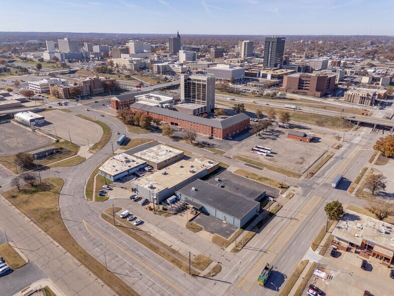 400 SE Jefferson St, Topeka, KS à vendre - Photo de l’immeuble – Image 3 sur 78