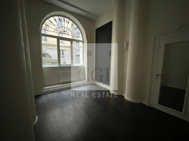 Bureau dans Lyon à louer - Photo de l’immeuble – Image 3 sur 12