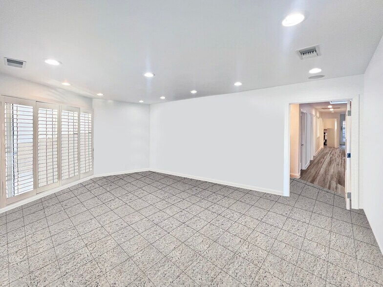901 Manhattan Beach Blvd, Manhattan Beach, CA à vendre - Photo de l’immeuble – Image 2 sur 9